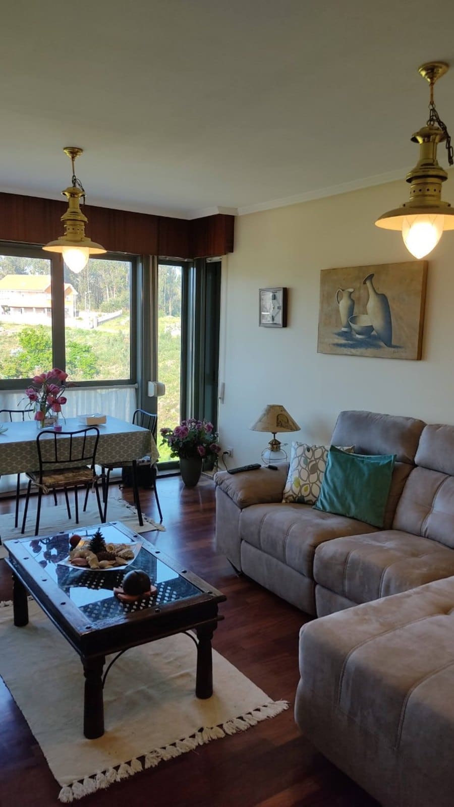Salón comedor del apartamento en Rianxo
