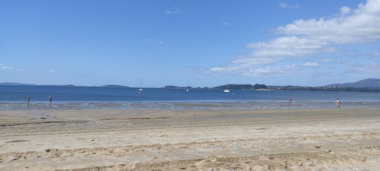 Playa cerca del apartamento en Rianxo
